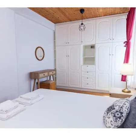 Apartment Luxury 2br Retreat In Marousi